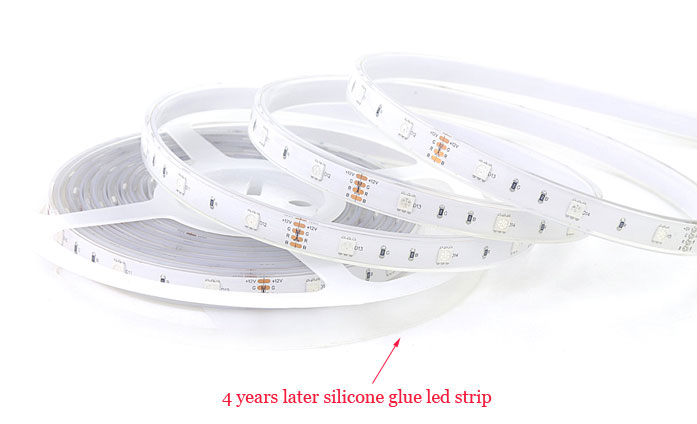 4 anni dopo striscia led colla siliconica - Guida all'applicazione delle strisce LED