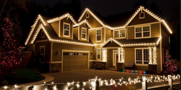 luce di natale 600x300 - Guida all'applicazione delle strisce LED