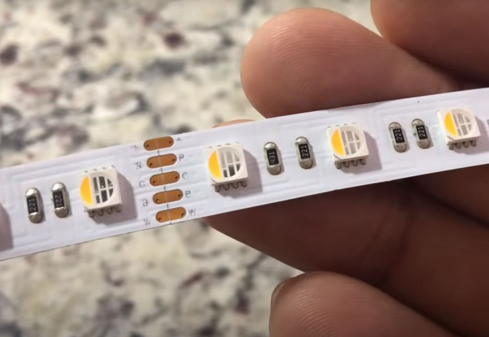 4 - دليل تطبيق أضواء شريط LED
